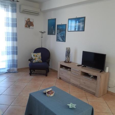 A Casa Di Loretta Apartment Terrasini Bagian luar foto