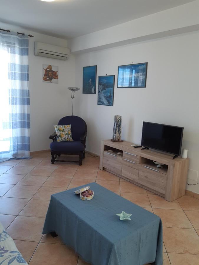 A Casa Di Loretta Apartment Terrasini Bagian luar foto