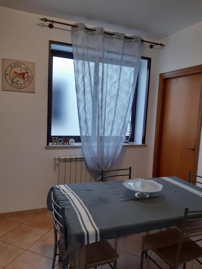A Casa Di Loretta Apartment Terrasini Bagian luar foto